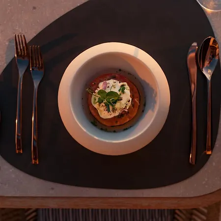 Santo Mine فندق أويا